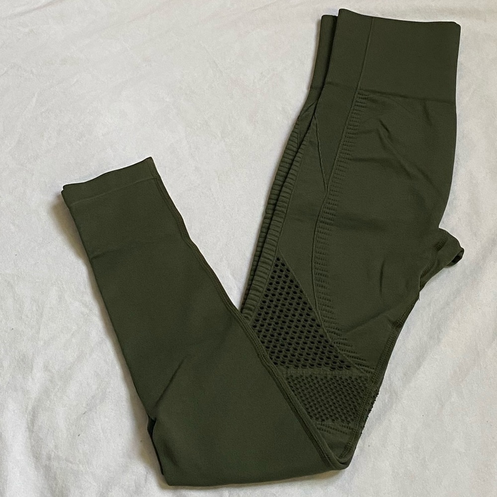 NEW SALMA🔥🔥🔥 (leggings) Size S